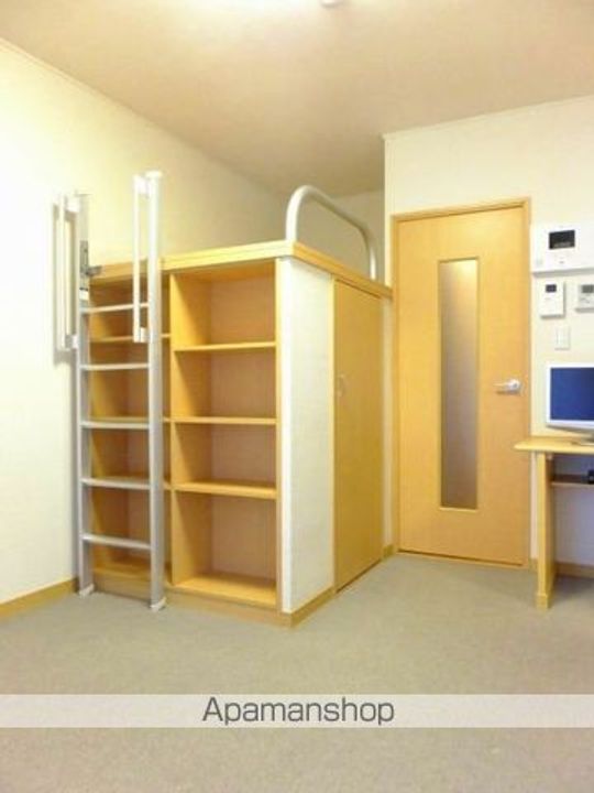 レオパレスフォレスト小倉の居間