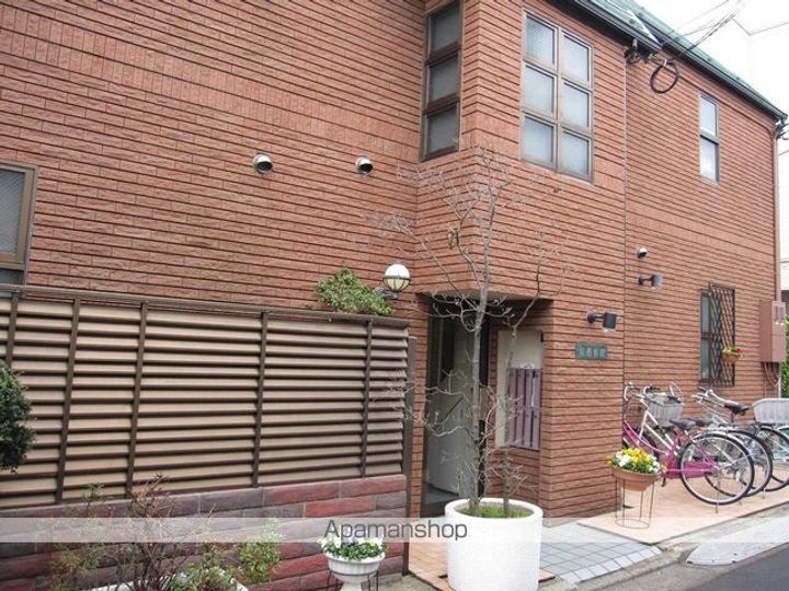 拾壱番館の外観
