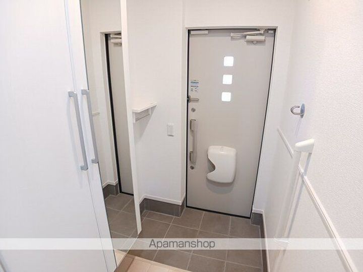 茨城県土浦市荒川沖西1丁目の賃貸アパートの玄関