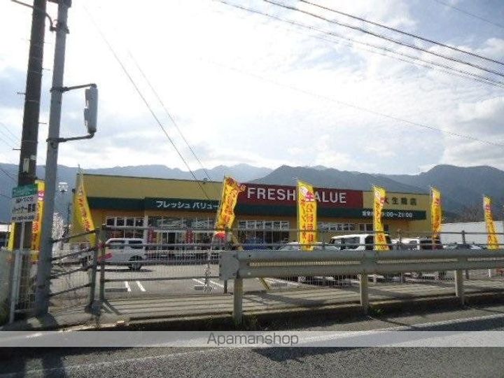 愛媛県新居浜市大生院の賃貸アパートの周辺