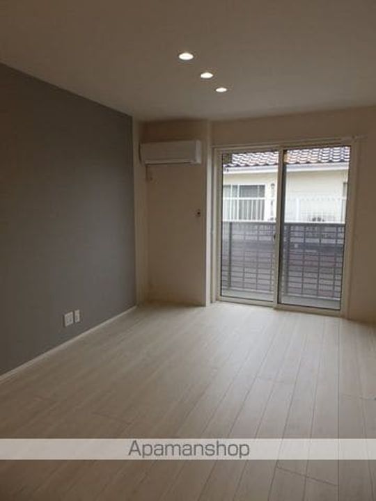 ディアライズ西市の居間
