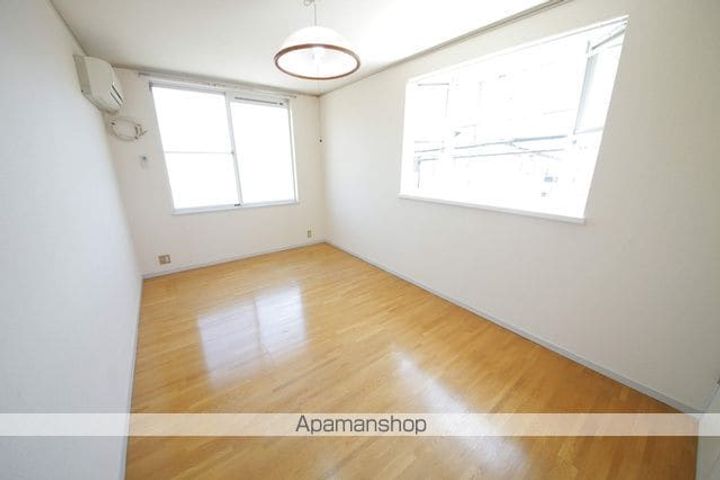 エステートピア高木の居間