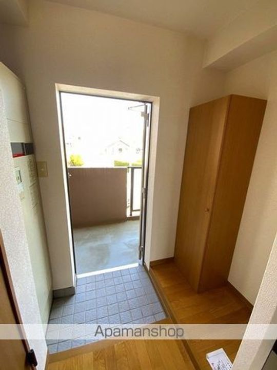 スペースアークヒル204の玄関