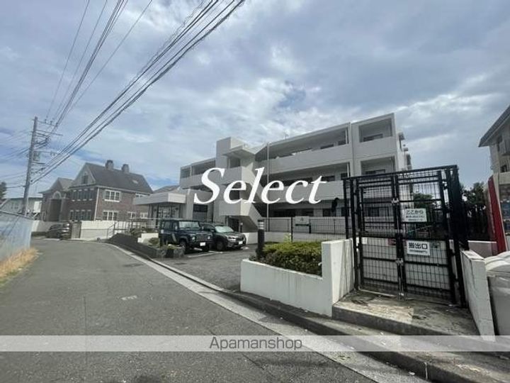 根岸旭台フーガの外観