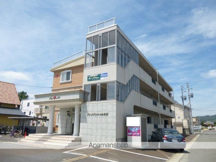 山形県米沢市成島町1丁目の賃貸マンションの外観