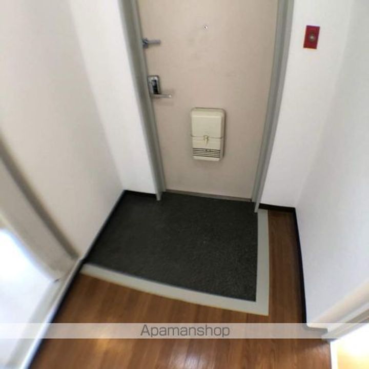 滋賀県大津市国分1丁目の賃貸マンションの玄関