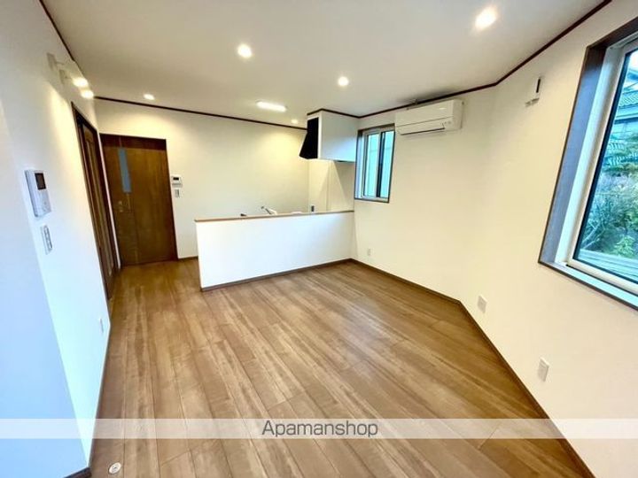 新潟県新潟市中央区京王1丁目(一戸建)の賃貸物件戸建ての居間