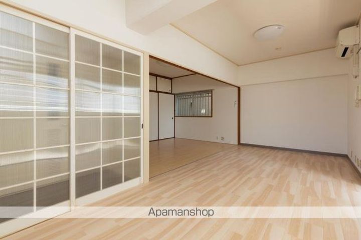 香川県高松市塩屋町の賃貸マンションの内装