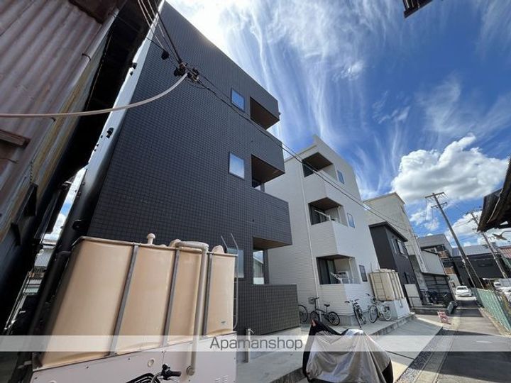 WARREN KUBOMIⅠの外観