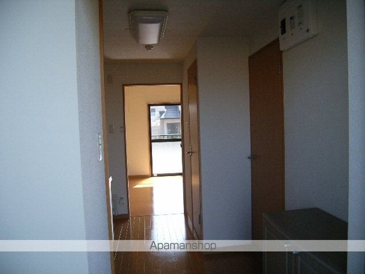 ウエストコート中津302の玄関