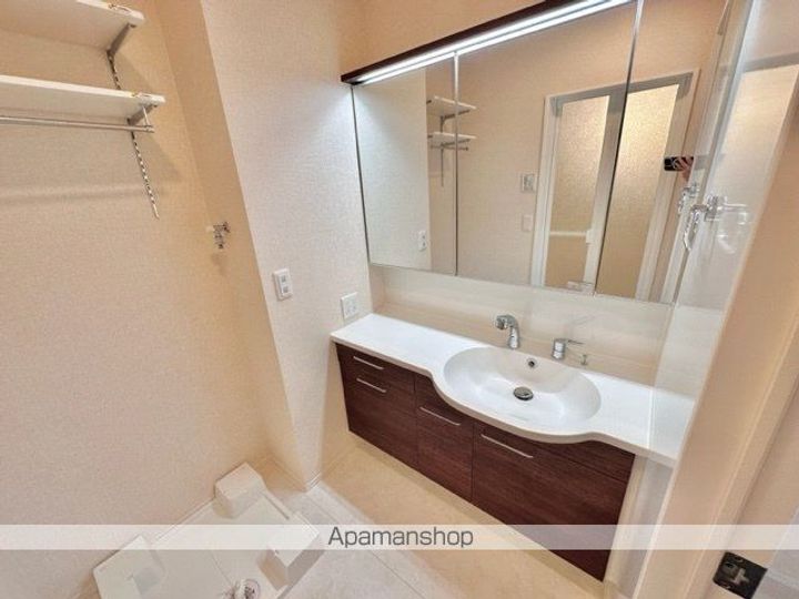 シャルールのその他画像