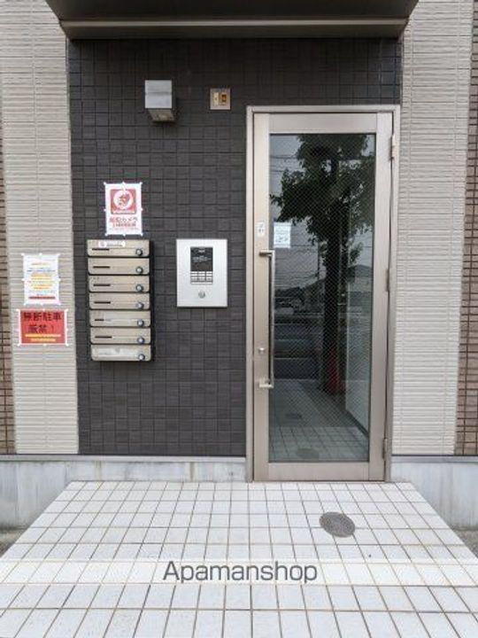 ハーモニー高畑ザレジデンスの外観