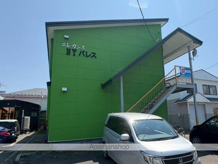 エレガンスNYパレス106の外観