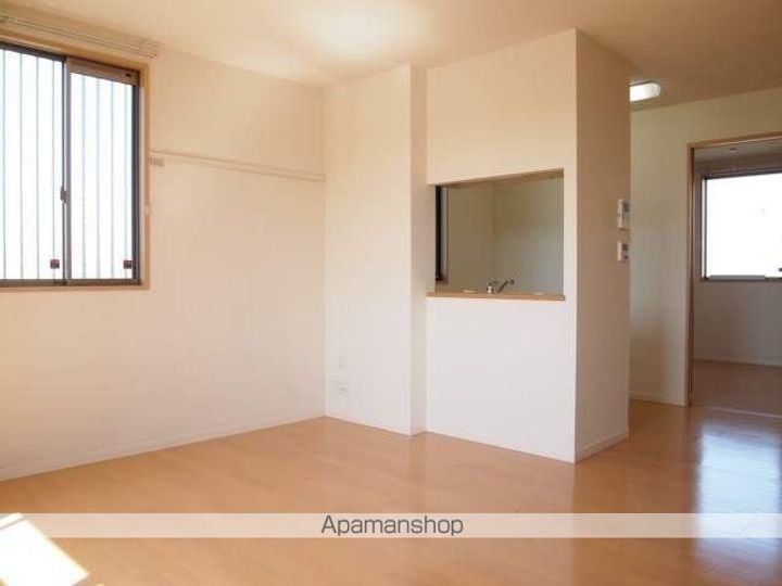 メゾン・ヴェールA101の居間