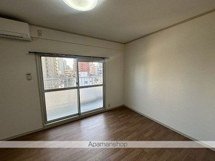 ハートイン代官町の居間