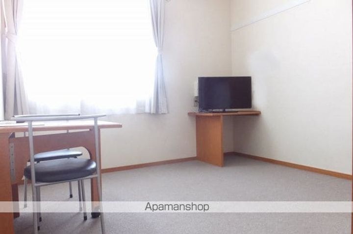 レオパレスグリーン204の居間