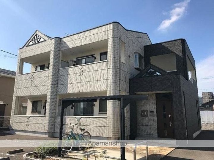香川県高松市上福岡町の賃貸アパートの外観