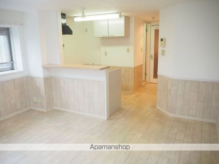 キュオン106の居間