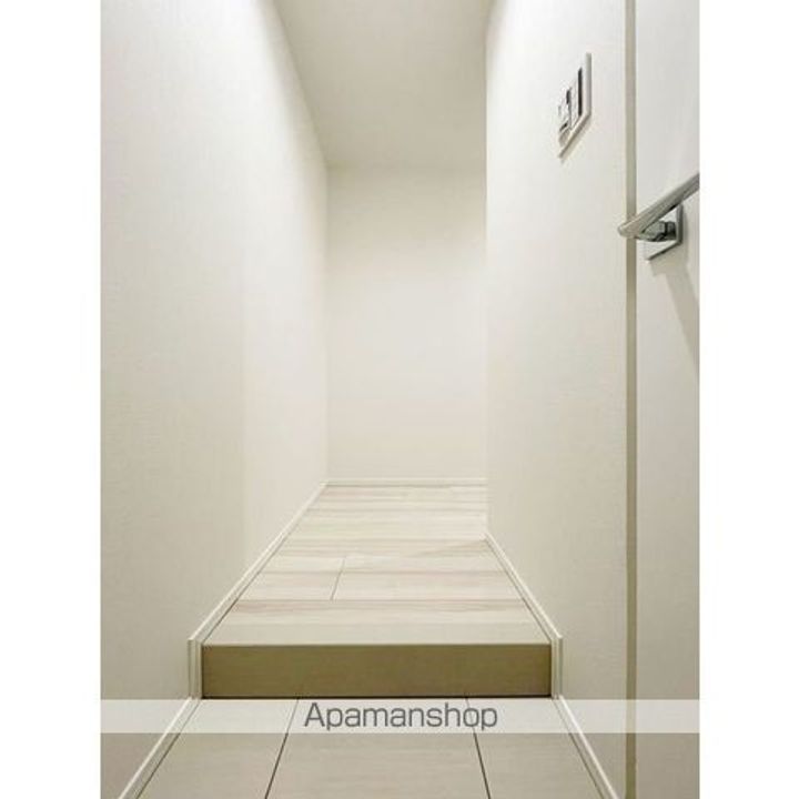 東京都練馬区中村3丁目の賃貸マンションの玄関