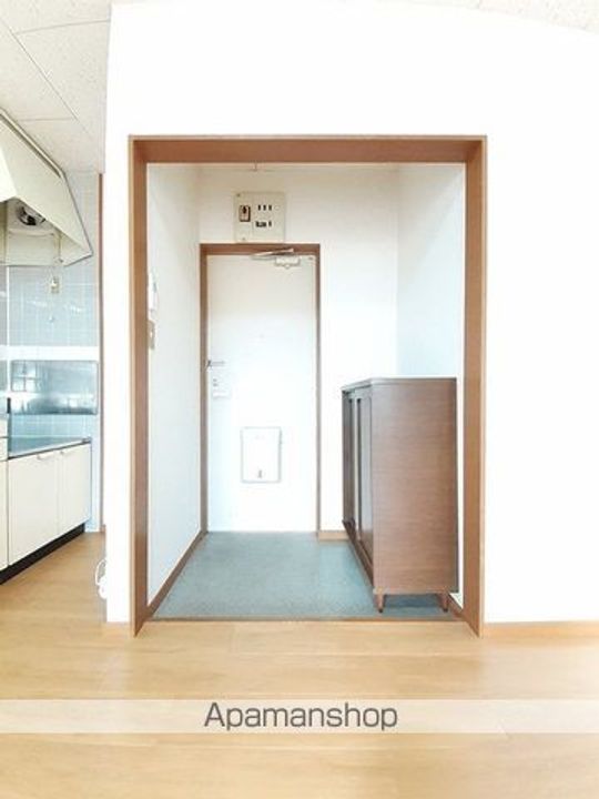 カーサ八幡林の玄関