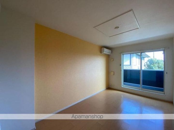 香川県高松市春日町の賃貸アパートの居間