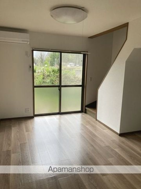 エイトライン A棟3の居間