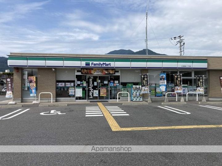 シャルマンコートの周辺