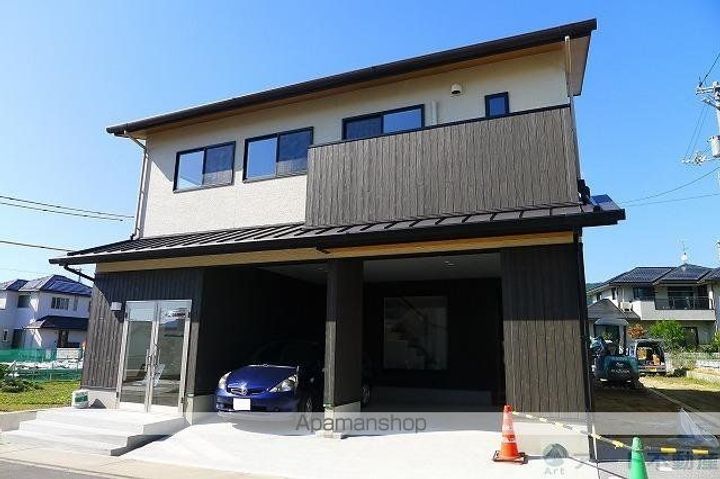 愛媛県東温市志津川の賃貸アパートの外観