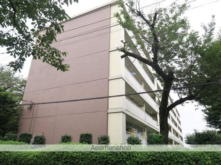 西武狭山グリーンヒル2号棟の外観