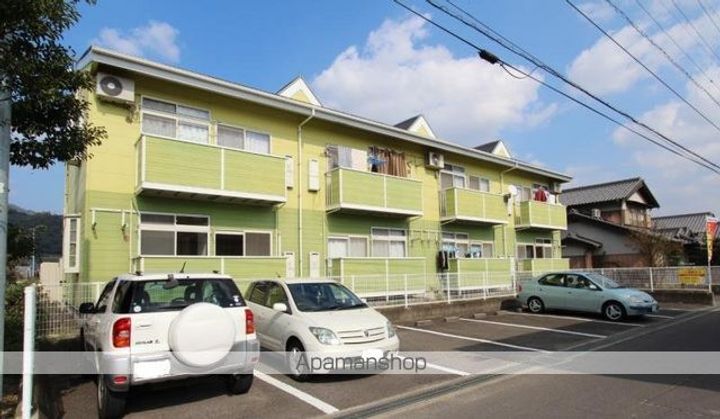 香川県高松市国分寺町新居の賃貸アパートの外観