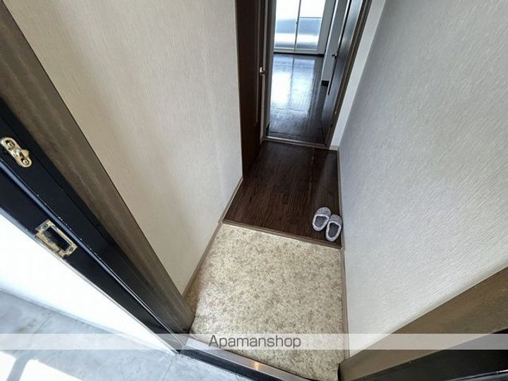 ステイヒアビル403の玄関