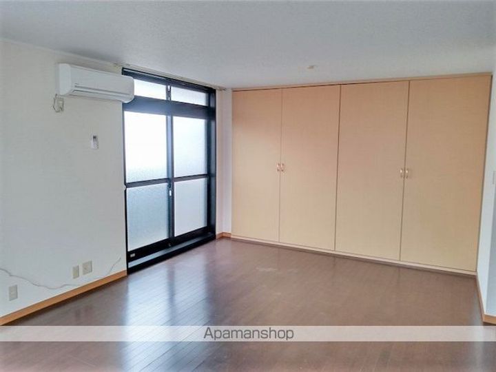 レオパレスソフィアの居間