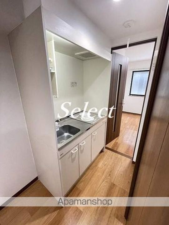 神奈川県横浜市磯子区中浜町の賃貸アパートのキッチン