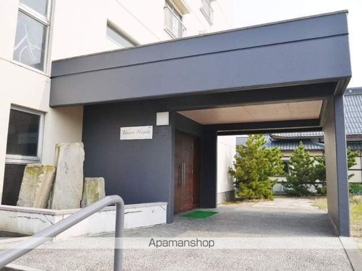 新潟県新潟市東区宝町の賃貸マンションの外観