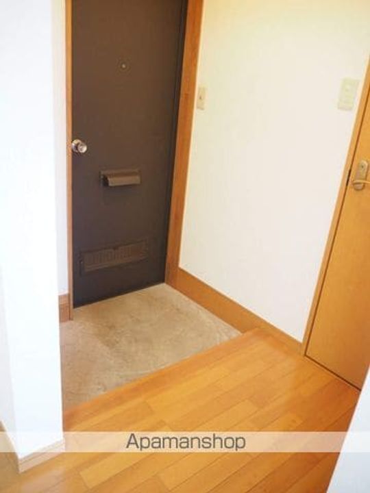 リブインクローバー206の玄関