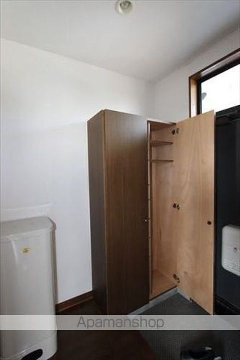北海道網走市桂町5丁目の賃貸アパートの玄関