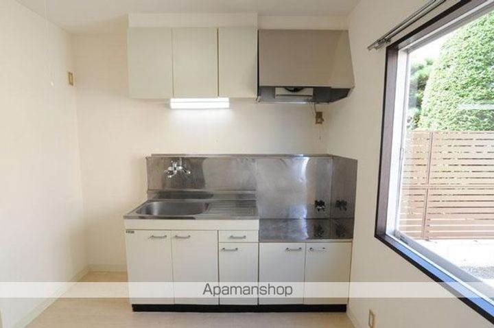 イツミハウスB棟101のキッチン