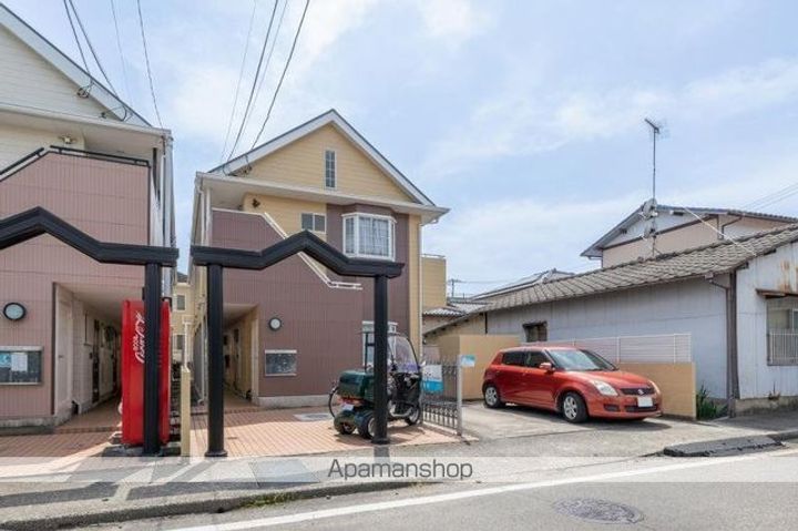 香川県高松市東山崎町の賃貸アパートの外観
