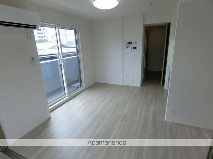 シャトル古市の内装