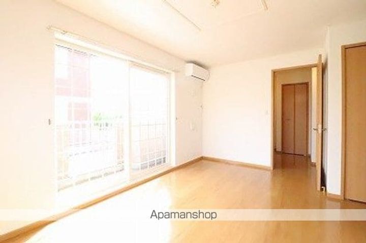 東京都立川市一番町1丁目の賃貸アパートの居間