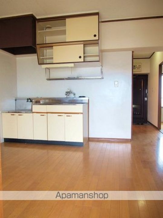 サンコーポシライシの居間