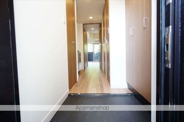 愛知県名古屋市東区葵3丁目の賃貸マンションの玄関