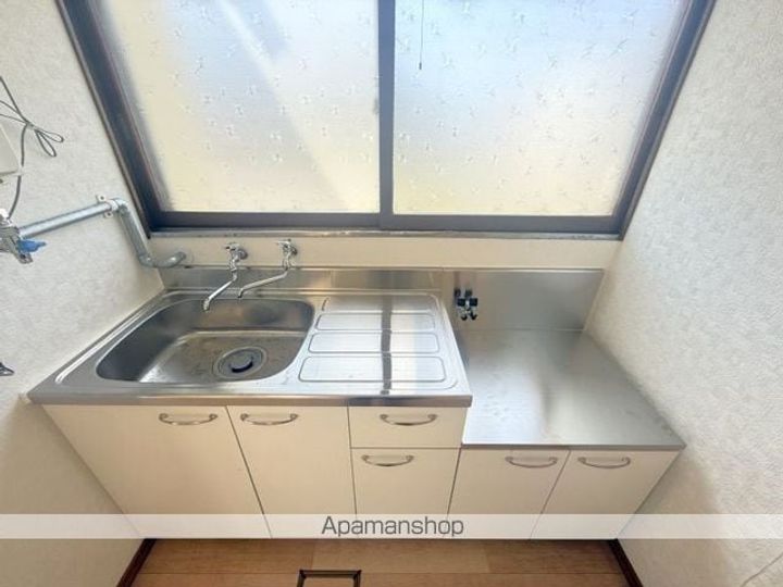 赤川1丁目6番一棟二戸右のキッチン