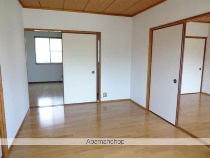 トレンド90206の居間