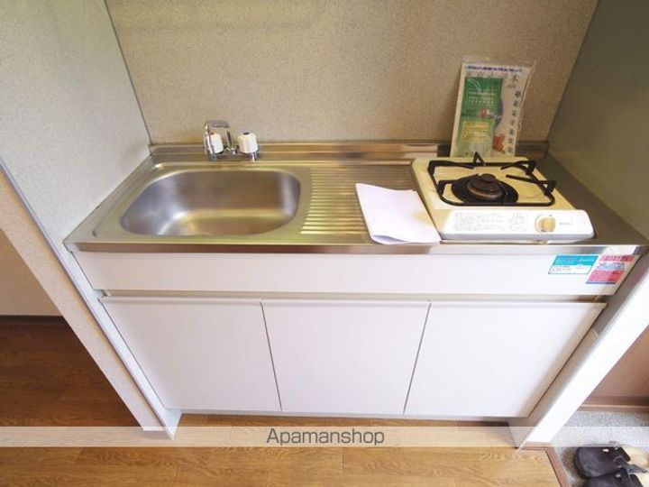 東京都三鷹市上連雀5丁目の賃貸アパートのキッチン