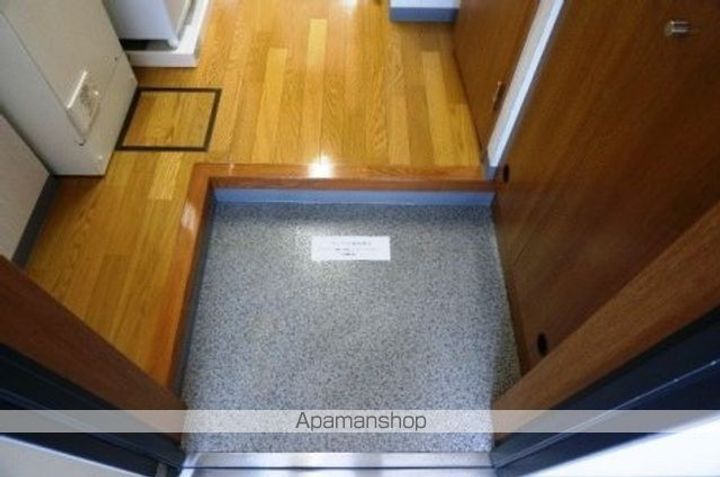 コートシャンベル805の玄関