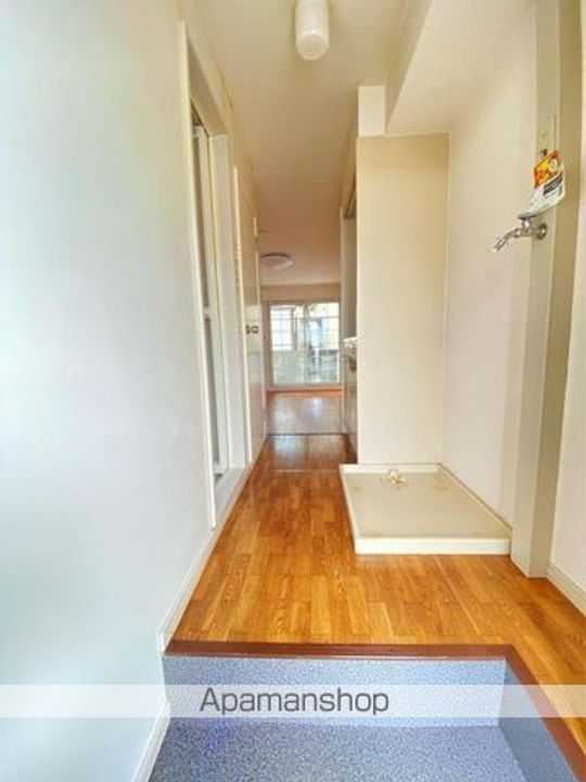 ピア三条北の玄関