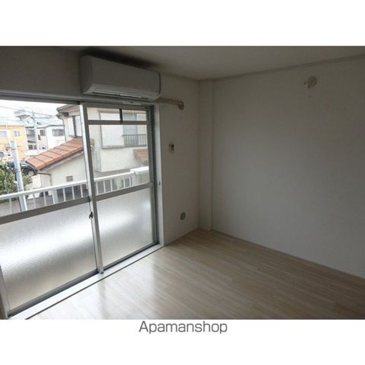 千葉県柏市東3丁目の賃貸マンションの居間