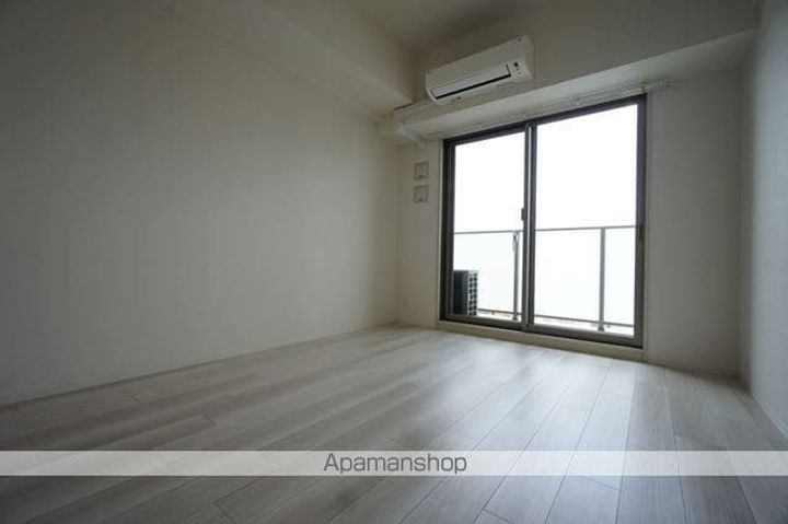 エスリード桜山ル・ヴェールの居間