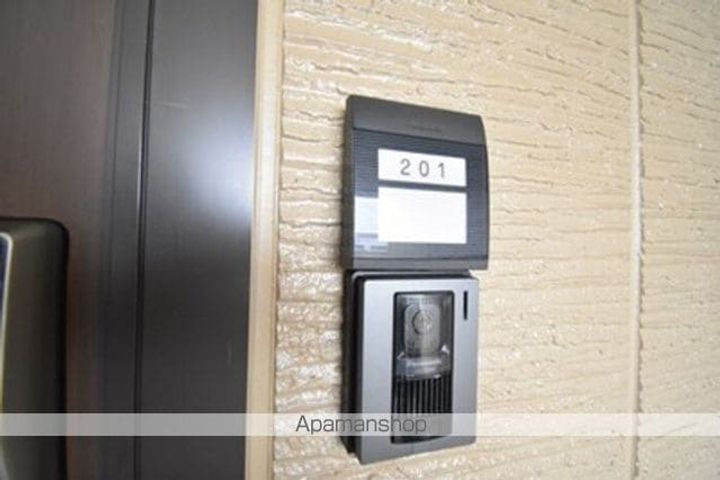 ウェルフェア櫛梨の玄関